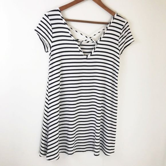 Socialite Cross Back Shift Dress Small Mini White Black Striped Short Trapeze - Picture 5 of 7